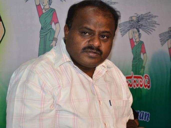 karnataka assembly elections 2018 lone ranger kumaraswamy attracts big crowd gives sleepless nights to congress | Karnataka Assembly Election 2018: देवेगौडांच्या मुलानं उडवली काँग्रेसची झोप karnataka assembly elections 2018 lone ranger kumaraswamy attracts big crowd gives sleepless nights to congress | Karnataka Assembly Election 2018: देवेगौडांच्या मुलानं उडवली काँग्रेसची झोप