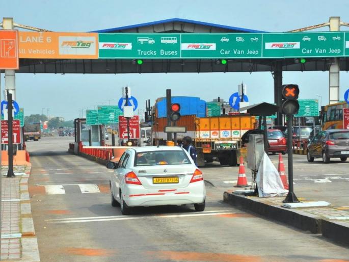 toll plaza will history soon on national highways, new technology | राष्ट्रीय महामार्गांवर टोल प्लाझातून लवकरच सुटका toll plaza will history soon on national highways, new technology | राष्ट्रीय महामार्गांवर टोल प्लाझातून लवकरच सुटका