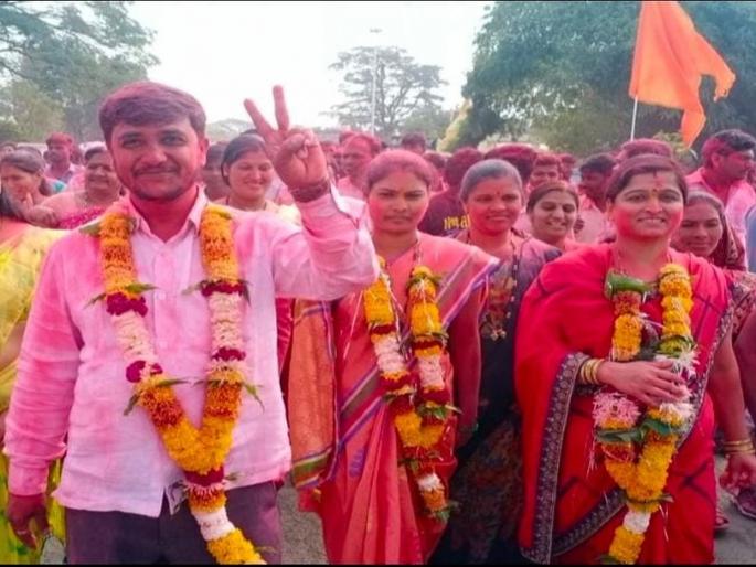 Political cousins are changing from Gram Panchayat Election | राजकारण्यानो सावधान! राजकीय कूस बदलतेय... Political cousins are changing from Gram Panchayat Election | राजकारण्यानो सावधान! राजकीय कूस बदलतेय...