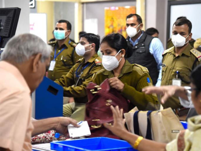 5 corona positive from abroad, 5 missing in mira bhaindar | परदेशातून आलेल्या ५ जणांना कोरोना, तर ५ जण बेपत्ता 5 corona positive from abroad, 5 missing in mira bhaindar | परदेशातून आलेल्या ५ जणांना कोरोना, तर ५ जण बेपत्ता