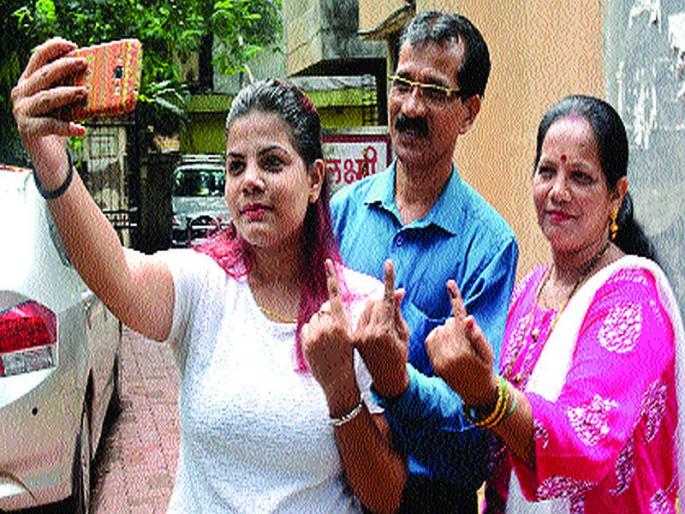 Maharashtra Election 2019: Social media became 'votes' | सोशल मीडिया झाले ‘व्होट’मय Maharashtra Election 2019: Social media became 'votes' | सोशल मीडिया झाले ‘व्होट’मय