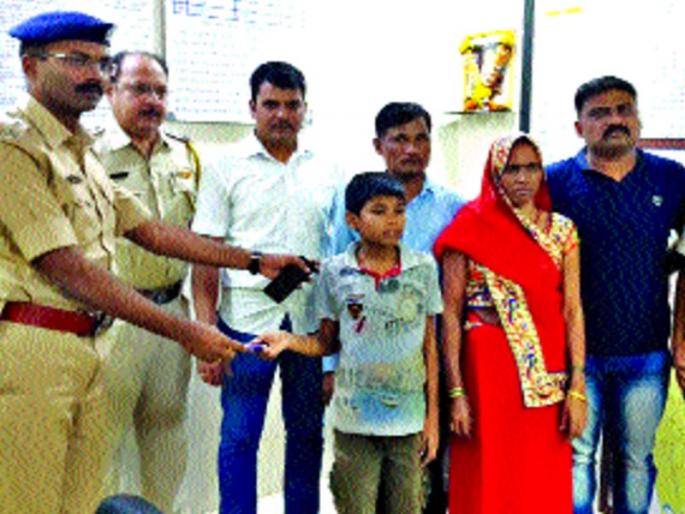 The kidnapped son was released in eight hours | अपहरण केलेल्या मुलाची आठ तासात सुटका The kidnapped son was released in eight hours | अपहरण केलेल्या मुलाची आठ तासात सुटका