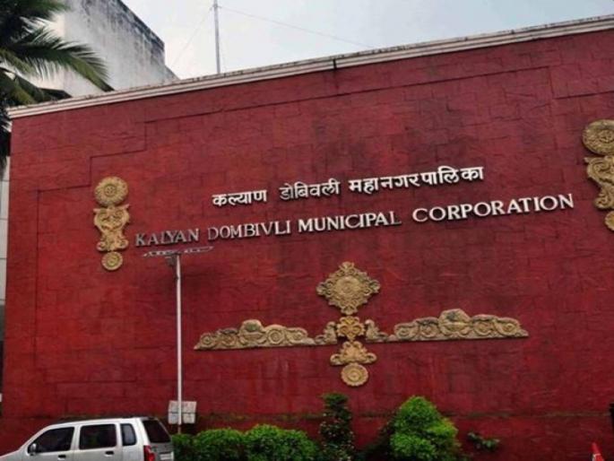 Municipal workers go on strike due to salary fatigue; KDMC warns of action against contractor | पगार थकल्याने मनपा कामगारांचे कामबंद; केडीएमसीचा कंत्राटदाराविरोधात कारवाईचा इशारा