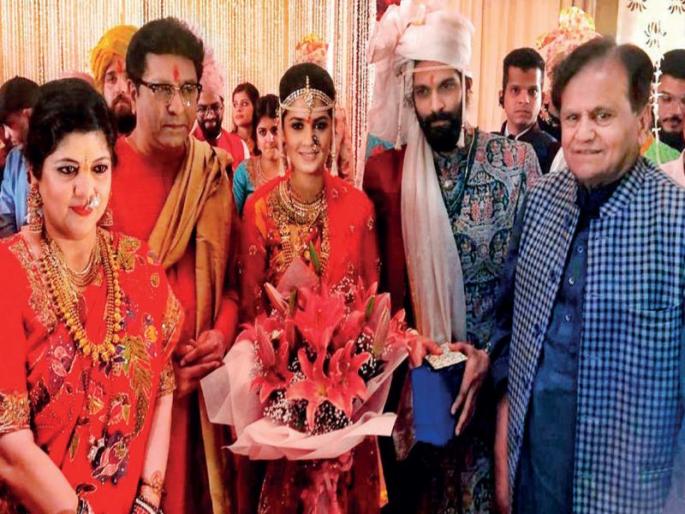 MNS chief Raj Thackeray has also paid tributes to Congress leader Ahmed Patel | अहमद पटेल यांचा 'तो' अनुभव मी देखील घेतला; राज ठाकरेंनी सांगितली आठवण MNS chief Raj Thackeray has also paid tributes to Congress leader Ahmed Patel | अहमद पटेल यांचा 'तो' अनुभव मी देखील घेतला; राज ठाकरेंनी सांगितली आठवण