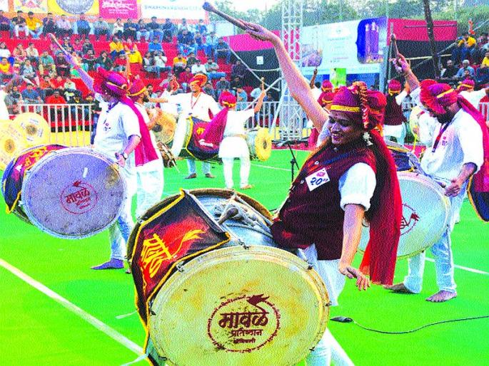 The sound of drummers wandering in Dombivali; 13 teams from Goa and Karnataka and Maharashtra | डोंबिवलीमध्ये घुमला ढोलताशांचा आवाज; महाराष्ट्रासह गोवा, कर्नाटकमधील १३ पथकांचा सहभाग The sound of drummers wandering in Dombivali; 13 teams from Goa and Karnataka and Maharashtra | डोंबिवलीमध्ये घुमला ढोलताशांचा आवाज; महाराष्ट्रासह गोवा, कर्नाटकमधील १३ पथकांचा सहभाग