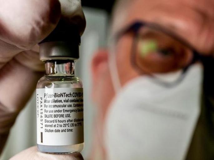 World Health Organization approves emergency use of Pfizer | ‘फायझर’च्या आपत्कालीन वापराला जागतिक आरोग्य संघटनेची मंजुरी; गरीब देशांसाठी उत्तम निर्णय World Health Organization approves emergency use of Pfizer | ‘फायझर’च्या आपत्कालीन वापराला जागतिक आरोग्य संघटनेची मंजुरी; गरीब देशांसाठी उत्तम निर्णय