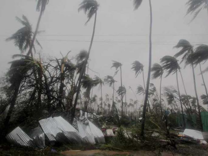 Cyclone Tauktae Alert Maharashtra: What will be the effect of Tautke Cyclone in Maharashtra?, lets know! | Cyclone Tauktae Alert Maharashtra: सलग दुसऱ्या वर्षी किनारपट्टीवर संकट! तौत्के चक्रीवादळाचा महाराष्ट्रात कुठे अन् काय परिणाम होणार? Cyclone Tauktae Alert Maharashtra: What will be the effect of Tautke Cyclone in Maharashtra?, lets know! | Cyclone Tauktae Alert Maharashtra: सलग दुसऱ्या वर्षी किनारपट्टीवर संकट! तौत्के चक्रीवादळाचा महाराष्ट्रात कुठे अन् काय परिणाम होणार?