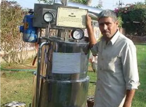 meet Dharambir Kamboj who was rickshaw puller now earning lakhs with farming | लय भारी! काही वर्षांपूर्वी 'तो' रिक्षा चालवायचा अन् आता शेतीतून 'अशी' करतोय लाखोंची कमाई