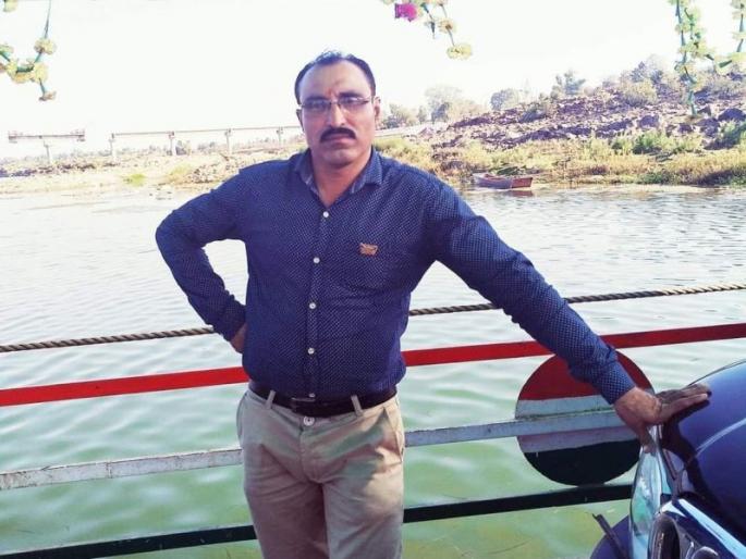 A senior railway engineer of Tumsar Road Railway was crushed under the goods train and died on the spot. | मालगाडीने चिरडून वरिष्ठ रेल्वे अभियंता जागीच ठार; मेगा ब्लॉक दरम्यान कर्तव्यावर असताना पहाटे घडला अप A senior railway engineer of Tumsar Road Railway was crushed under the goods train and died on the spot. | मालगाडीने चिरडून वरिष्ठ रेल्वे अभियंता जागीच ठार; मेगा ब्लॉक दरम्यान कर्तव्यावर असताना पहाटे घडला अप