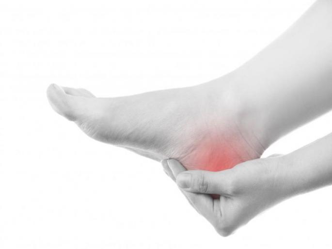 home remedies for heel pain | टाचांच्या दुखण्यापासून सुटका करून घेण्यासाठी करा 'हे' घरगुती उपाय! home remedies for heel pain | टाचांच्या दुखण्यापासून सुटका करून घेण्यासाठी करा 'हे' घरगुती उपाय!