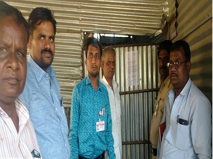 Shutdown of 'Munnabhai MBBS' shop in Dharur taluka | धारूर तालुक्यात 'मुन्नाभाई एमबीबीएस'चे दुकान बंद Shutdown of 'Munnabhai MBBS' shop in Dharur taluka | धारूर तालुक्यात 'मुन्नाभाई एमबीबीएस'चे दुकान बंद