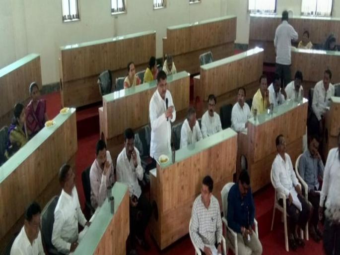 Health department of Chalisgaon Municipality is 'sick' | चाळीसगाव पालिकेचा आरोग्य विभागच ‘आजारी’, सर्वसाधारण सभेत सत्ताधा-यांसह विरोधकही आक्रमक