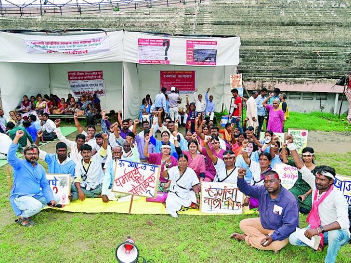 'Government in coma , medical lot in lot : Sore distress caused by patients | ‘सरकार कोमात वैद्यकीय लूट जोमात’ : रुग्णांनी मांडल्या व्यथा 'Government in coma , medical lot in lot : Sore distress caused by patients | ‘सरकार कोमात वैद्यकीय लूट जोमात’ : रुग्णांनी मांडल्या व्यथा