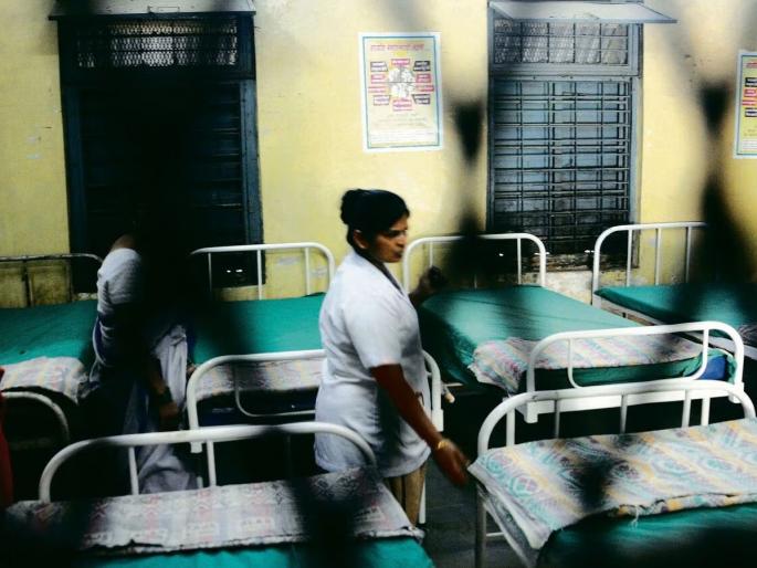 Where to get treatment? The doors of 'privacy' are closed!; Insurance scheme: 200 crore stuck | कुठे घ्यावे उपचार? ‘खासगी’ची दारे बंद!; विमा योजना : २०० कोटी अडकले Where to get treatment? The doors of 'privacy' are closed!; Insurance scheme: 200 crore stuck | कुठे घ्यावे उपचार? ‘खासगी’ची दारे बंद!; विमा योजना : २०० कोटी अडकले