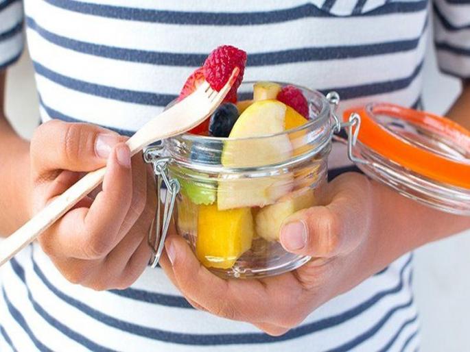 How to avoid snacks ? Snacks have other healthy benefits as well. It depends on what you eat and how much you eat! | हेल्दी स्नॅक्स खा, वजनही कण्ट्रोलमध्ये राहील, आणि मनासह भूकही मारावी लागणार नाही !