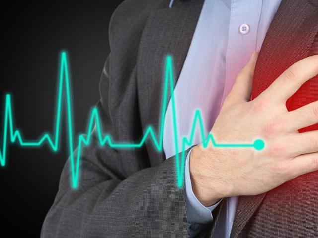 five heart attacks in six days yet 81 year old survives heart only works 25 percent | सहा दिवसांत पाच हार्ट अटॅक, तरीही ८१ वर्षीय वृद्धा बचावली; हृदय केवळ २५ टक्के कार्यरत five heart attacks in six days yet 81 year old survives heart only works 25 percent | सहा दिवसांत पाच हार्ट अटॅक, तरीही ८१ वर्षीय वृद्धा बचावली; हृदय केवळ २५ टक्के कार्यरत