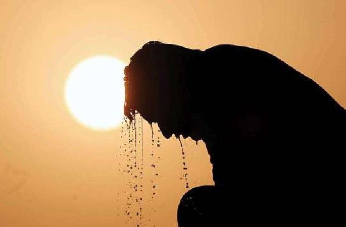 Warming temperature will rise again; Warning of heat waves | तापदायक तापमान पुन्हा घेणार उसळी; दाेन दिवस उष्ण लाटेचा इशारा