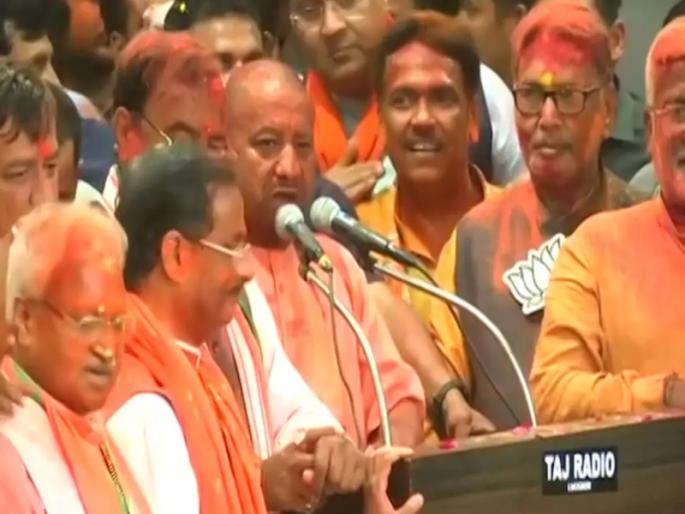 In Uttar Pradesh, a front is now formed to get a majority in the Legislative Council | उत्तर प्रदेशात आता विधान परिषदेत बहुमत मिळविण्यासाठी मोर्चेबांधणी; ३६ जागांवर निवडणूक In Uttar Pradesh, a front is now formed to get a majority in the Legislative Council | उत्तर प्रदेशात आता विधान परिषदेत बहुमत मिळविण्यासाठी मोर्चेबांधणी; ३६ जागांवर निवडणूक