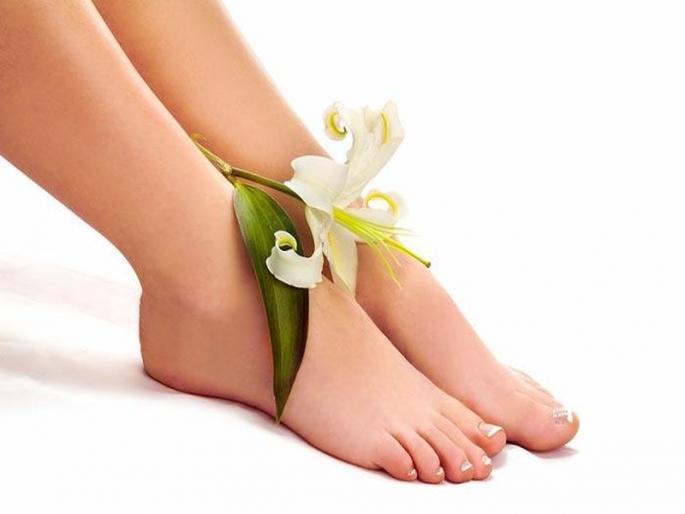 Too much cracks on heel? Take this easy home remedy for soft heels! | टाचांना खूप भेगा पडल्या? मऊ मुलायम टाचांसाठी हे घ्या सोपे घरगुती उपाय!