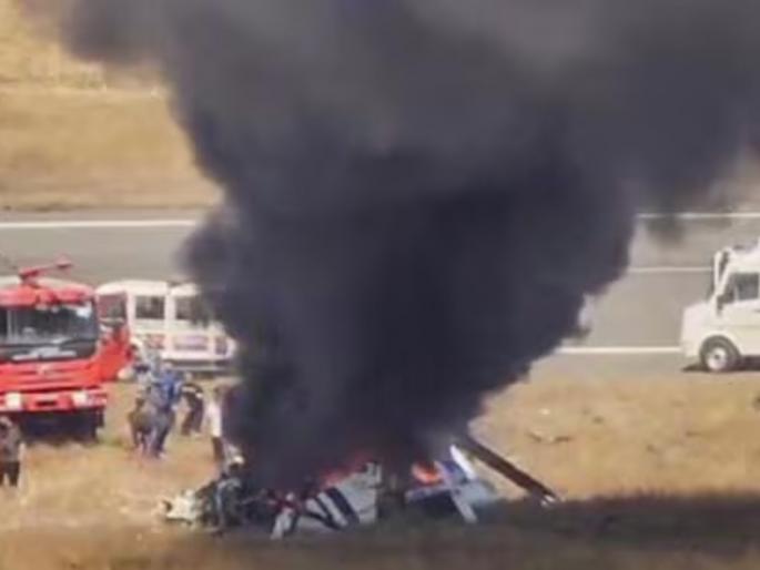 3 killed as Coast Guard helicopter crashes at airport outside Porbandar in Gujarat | गुजरातमधील पोरबंदरच्या बाहेरील विमानतळावर तटरक्षक दलाचे हेलिकॉप्टर कोसळून ३ ठार 3 killed as Coast Guard helicopter crashes at airport outside Porbandar in Gujarat | गुजरातमधील पोरबंदरच्या बाहेरील विमानतळावर तटरक्षक दलाचे हेलिकॉप्टर कोसळून ३ ठार