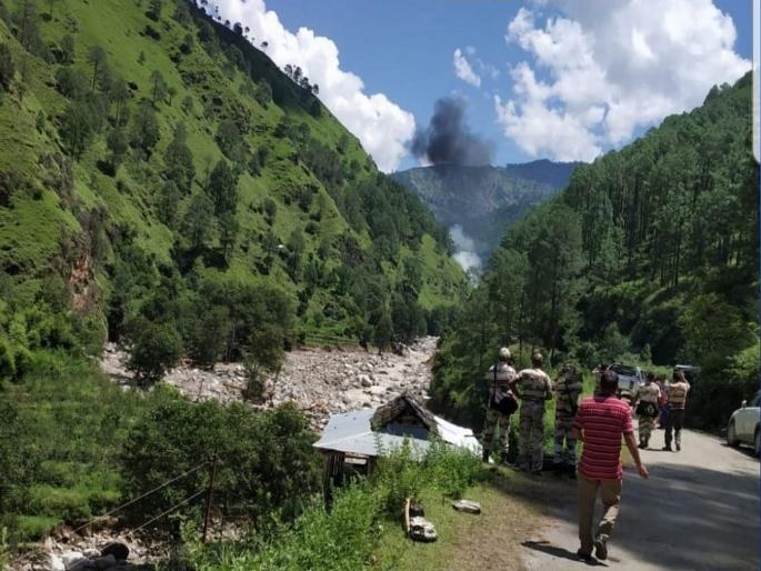 A helicopter, carrying relief material to flood-affected areas, crashed in Uttarkashi | उत्तराखंडमध्ये पूरग्रस्त भागात मदतकार्य करणारं हेलिकॉप्टर कोसळलं, तिघांचा मृत्यू A helicopter, carrying relief material to flood-affected areas, crashed in Uttarkashi | उत्तराखंडमध्ये पूरग्रस्त भागात मदतकार्य करणारं हेलिकॉप्टर कोसळलं, तिघांचा मृत्यू