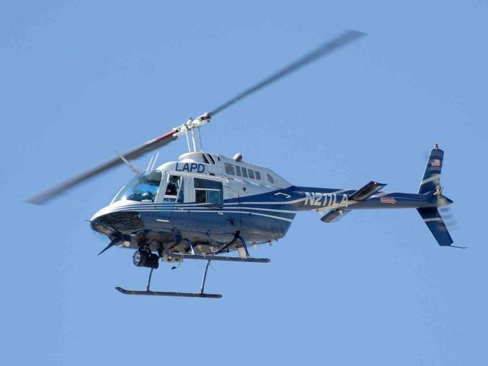 Pilot's body found one month after helicopter crash; Found near Gujarat coast | हेलिकॉप्टर अपघाताच्या एक महिन्यानंतर वैमानिकाचा मृतदेह सापडला; तीनजण बेपत्ता Pilot's body found one month after helicopter crash; Found near Gujarat coast | हेलिकॉप्टर अपघाताच्या एक महिन्यानंतर वैमानिकाचा मृतदेह सापडला; तीनजण बेपत्ता