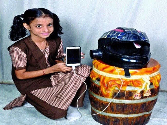 Insert helmet and mobile charging while driving | वाहन चालवताना घाला हेल्मेट अन् करा मोबाइल चार्ज