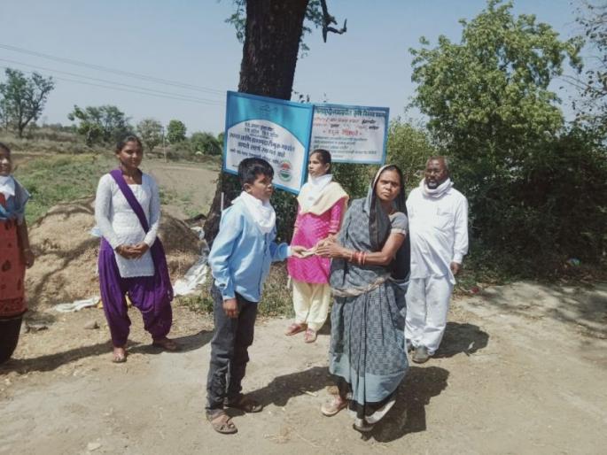 Hand of help from blind artists to workers | परराज्यातील मजुरांना अंध कलावंतांकडून मदतीचा हात Hand of help from blind artists to workers | परराज्यातील मजुरांना अंध कलावंतांकडून मदतीचा हात