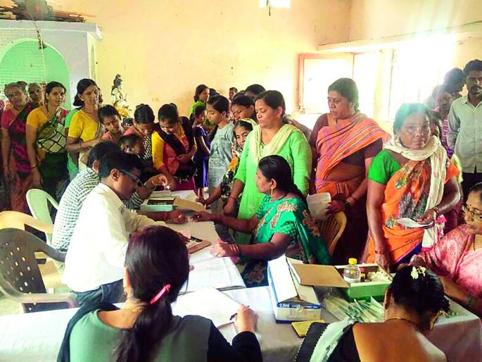 Corporator for the treatment of the river banks! | नदी काठावरील नागरीकांच्या उपचारासाठी नगरसेवक सरसावले! Corporator for the treatment of the river banks! | नदी काठावरील नागरीकांच्या उपचारासाठी नगरसेवक सरसावले!