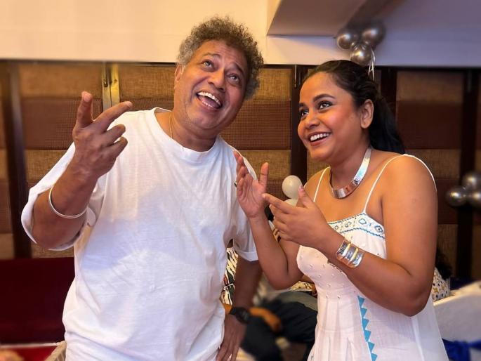 marathi actress hemangi kavi post on director sanjay jadhav birthday | "कधीही भेटलो तरी डाएटवर...", संजय जाधव यांच्या वाढदिवशी हेमांगी कवीची पोस्ट, शेअर केले पार्टीतील फोटो