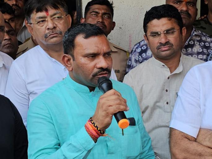 Will seek redress in court for homeless families in 41 unauthorized buildings! MP Dr. Hemant Savara met homeless families | ४१ अनधिकृत इमारतींतील बेघर कुटुंबीयांसाठी न्यायालयात दाद मागणार! Will seek redress in court for homeless families in 41 unauthorized buildings! MP Dr. Hemant Savara met homeless families | ४१ अनधिकृत इमारतींतील बेघर कुटुंबीयांसाठी न्यायालयात दाद मागणार!