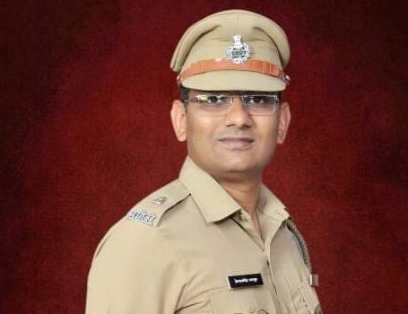Every good person is a policeman! - Hemrajsingh Rajput | प्रत्येक चांगला व्यक्ती हा साध्या वेषातील पोलिसच! - हेमराजसिंह राजपूत Every good person is a policeman! - Hemrajsingh Rajput | प्रत्येक चांगला व्यक्ती हा साध्या वेषातील पोलिसच! - हेमराजसिंह राजपूत