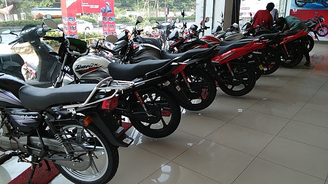 rs 73481 people jump on bike 2 65 lakh customer purchases in 30 days know top 10 seeling bikes scooters | ₹७३४८१ च्या 'या' बाईकवर लोकांच्या उड्या, ३० दिवसांत २.६५ लाख ग्राहकांची खरेदी rs 73481 people jump on bike 2 65 lakh customer purchases in 30 days know top 10 seeling bikes scooters | ₹७३४८१ च्या 'या' बाईकवर लोकांच्या उड्या, ३० दिवसांत २.६५ लाख ग्राहकांची खरेदी