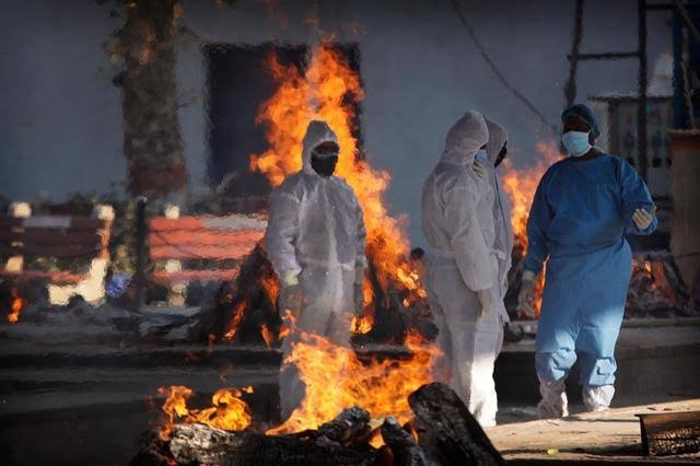 CoronaVirus Live Updates 1057 last rites performed in 3 days in delhi arvind kejriwal mcd nodark | CoronaVirus Live Updates : भयंकर! भयावह!! फक्त 3 दिवसांत तब्बल 1057 मृतदेहांवर अंत्यसंस्कार; दिल्लीत परिस्थिती गंभीर CoronaVirus Live Updates 1057 last rites performed in 3 days in delhi arvind kejriwal mcd nodark | CoronaVirus Live Updates : भयंकर! भयावह!! फक्त 3 दिवसांत तब्बल 1057 मृतदेहांवर अंत्यसंस्कार; दिल्लीत परिस्थिती गंभीर