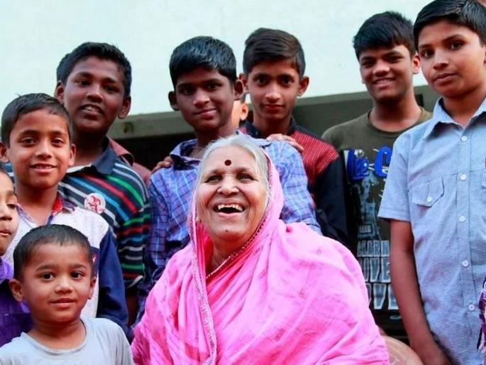 282 Son-in-law's - 49 daughters-in-law and thousands of mothers ... Sindhutai sapkal | २८२ जावयांची - ४९ सुनांची सासू आणि हजारोंची माय... 282 Son-in-law's - 49 daughters-in-law and thousands of mothers ... Sindhutai sapkal | २८२ जावयांची - ४९ सुनांची सासू आणि हजारोंची माय...