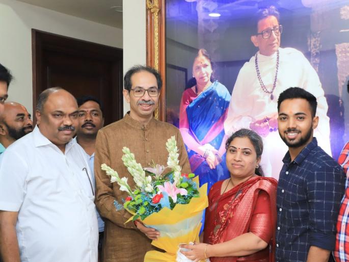 Andheri By Election Relief to Thackeray group in High Court; Rutuja Latke will fill the nomination today | अंधेरीत रंगणार मतयुद्ध! हायकोर्टात ठाकरे गटाला दिलासा; ऋतुजा लटके आज भरणार उमेदवारी अर्ज  Andheri By Election Relief to Thackeray group in High Court; Rutuja Latke will fill the nomination today | अंधेरीत रंगणार मतयुद्ध! हायकोर्टात ठाकरे गटाला दिलासा; ऋतुजा लटके आज भरणार उमेदवारी अर्ज