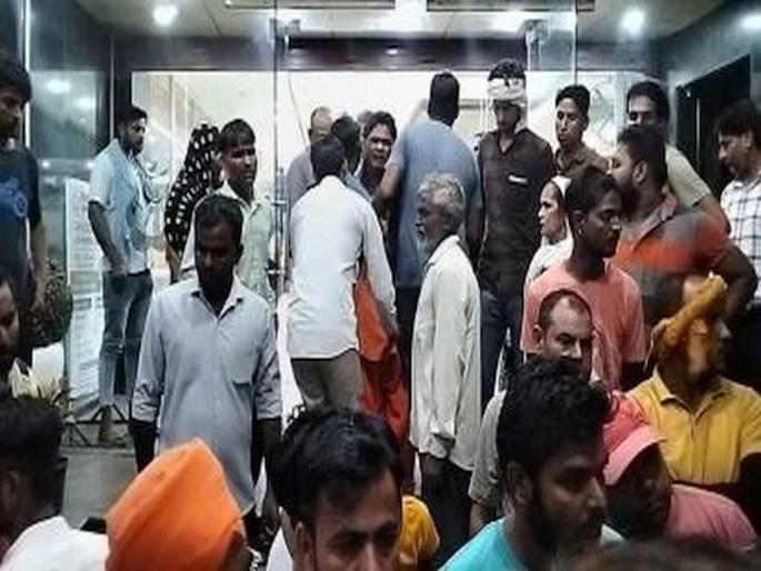 5 Kanwariyas die in Meerut village as DJ vehicle touches power line | वीजेचा धक्का लागून ५ जणांचा दुदैवी मृत्यू, अनेकजण जखमी; उत्तर प्रदेशमधील घटना 5 Kanwariyas die in Meerut village as DJ vehicle touches power line | वीजेचा धक्का लागून ५ जणांचा दुदैवी मृत्यू, अनेकजण जखमी; उत्तर प्रदेशमधील घटना