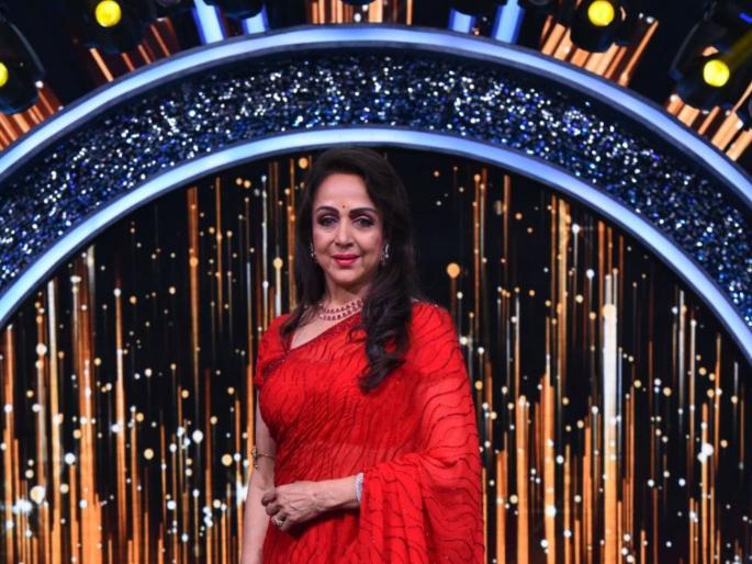 On the Indian Idol 13 stage, Hema Malini reminisced about the song 'Naam Gum Jayaaga' | Indian Idol 13 मंचावर हेमा मालिनी यांनी 'नाम गुम जाएगा' गाण्याच्या आठवणींना दिला उजाळा On the Indian Idol 13 stage, Hema Malini reminisced about the song 'Naam Gum Jayaaga' | Indian Idol 13 मंचावर हेमा मालिनी यांनी 'नाम गुम जाएगा' गाण्याच्या आठवणींना दिला उजाळा