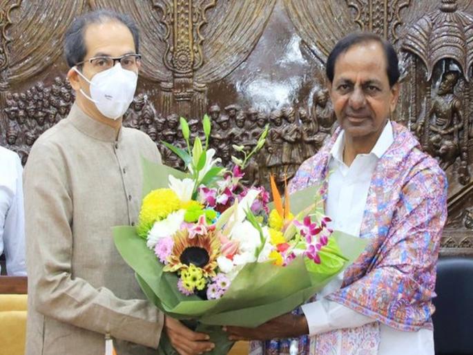 Telangana CM K Chandrashekar Rao meets Maharashtra CM Uddhav Thackeray and his cabinet ministers | 'सुडाचं राजकारण हे आमचं हिंदुत्व नाही'; के. चंद्रशेखर राव यांच्या भेटीनंतर उद्धव ठाकरेंची प्रतिक्रिया Telangana CM K Chandrashekar Rao meets Maharashtra CM Uddhav Thackeray and his cabinet ministers | 'सुडाचं राजकारण हे आमचं हिंदुत्व नाही'; के. चंद्रशेखर राव यांच्या भेटीनंतर उद्धव ठाकरेंची प्रतिक्रिया