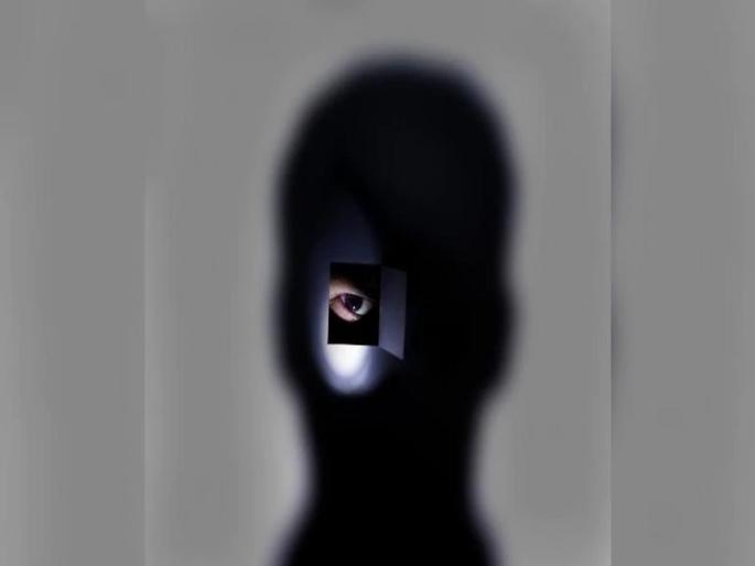 Shocking! Police arrested who hide camera in women's washroom | धक्कादायक! महिलांच्या वॉशरुममध्ये कॅमेरा लावणाऱ्या पोलिसाला अटक  Shocking! Police arrested who hide camera in women's washroom | धक्कादायक! महिलांच्या वॉशरुममध्ये कॅमेरा लावणाऱ्या पोलिसाला अटक