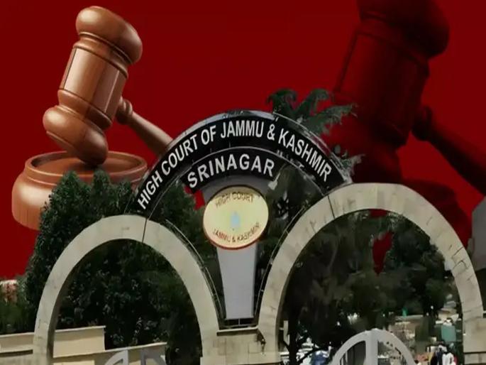 Constable ordered to leave India even after 26 years of Jammu Kashmir police service; High Court stops it, what is the matter? | २६ वर्ष पोलीस सेवेनंतरही कॉन्स्टेबलला भारत सोडण्याचे आदेश; हायकोर्टानं थांबवले, प्रकरण काय?