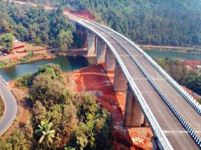 Work on the highest bridge on the river Arjuna near Rajapur has been completed in the four laning of the Mumbai Goa highway | अर्जुना नदीवरील सर्वात उंच पूल वाहतुकीसाठी सज्ज, या पुलामुळे ११ धोकादायक वळणे कमी झाली Work on the highest bridge on the river Arjuna near Rajapur has been completed in the four laning of the Mumbai Goa highway | अर्जुना नदीवरील सर्वात उंच पूल वाहतुकीसाठी सज्ज, या पुलामुळे ११ धोकादायक वळणे कमी झाली