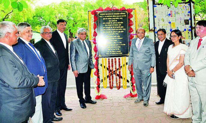 Chhatrapati Shivaji, Mahatma Phule, Babasaheb worked for welfare of people whole life: Justice Sunil Shukre | छत्रपती शिवाजी, महात्मा फुले, बाबासाहेब आयुष्यभर जनकल्याणाकरिता झटले : न्या. सुनील शुक्रे