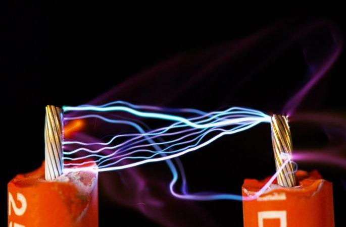 High voltage power supply; Equipment burned | जादा दाबाचा विद्युत पुरवठा; उपकरणे जळाली High voltage power supply; Equipment burned | जादा दाबाचा विद्युत पुरवठा; उपकरणे जळाली