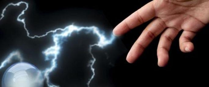 Mother and daughter died due to shock | आईला बिलगली अन् जिवाला मुकली! कपडे वाळत घालतानाची घटना Mother and daughter died due to shock | आईला बिलगली अन् जिवाला मुकली! कपडे वाळत घालतानाची घटना