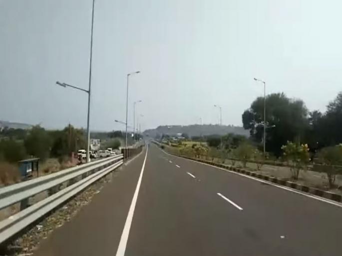 Truck hits car going to Akkalkot from Pune for Devdarshan; One died on the spot, three injured | पुण्यातून देवदर्शनासाठी अक्कलकोटला जाणार्या कारला ट्रकची धडक; एकाचा जागीच मृत्यू, तिघे जखमी Truck hits car going to Akkalkot from Pune for Devdarshan; One died on the spot, three injured | पुण्यातून देवदर्शनासाठी अक्कलकोटला जाणार्या कारला ट्रकची धडक; एकाचा जागीच मृत्यू, तिघे जखमी