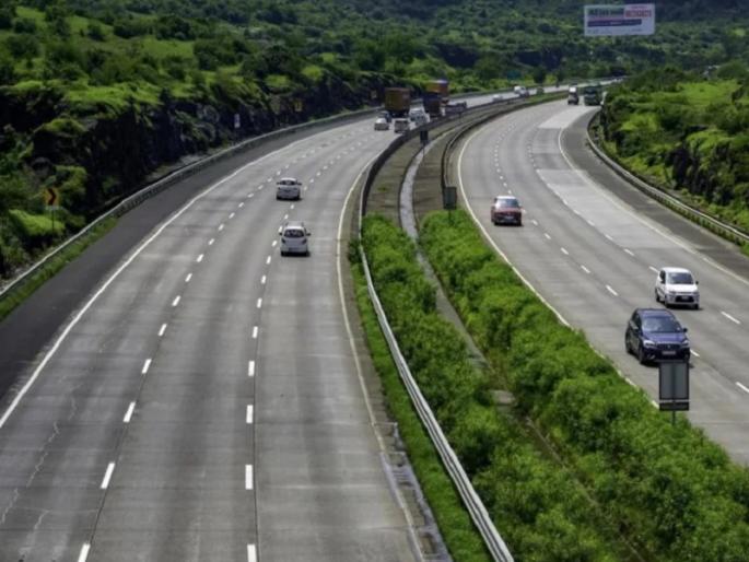Two trucks accident on Pune Mumbai highway death of one | पुणे मुंबई रस्त्यावर दोन ट्रकचा अपघात; एकाचा मृत्यू Two trucks accident on Pune Mumbai highway death of one | पुणे मुंबई रस्त्यावर दोन ट्रकचा अपघात; एकाचा मृत्यू