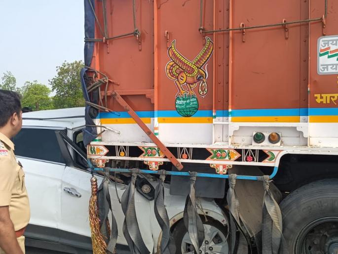 three killed in samruddhi highway accident | समृद्धी महामार्गावरील अपघातात तीन ठार! three killed in samruddhi highway accident | समृद्धी महामार्गावरील अपघातात तीन ठार!