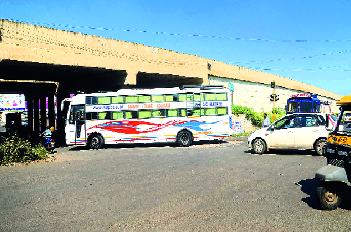 Four flyovers will be rebuilt on National Highway | राष्ट्रीय महामार्गावरील चार उड्डाणपूल पुन्हा उभारणार