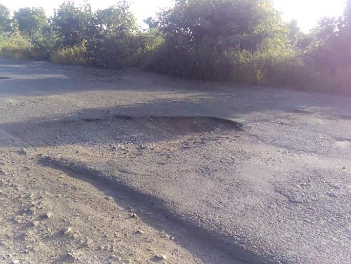 The repair of the old highway of Murtijapur-Akola-Khamgaon in three months | मूर्तिजापूर-अकोला-खामगावच्या जुन्या महामार्गाची डागडुजी तीन महिन्यांत The repair of the old highway of Murtijapur-Akola-Khamgaon in three months | मूर्तिजापूर-अकोला-खामगावच्या जुन्या महामार्गाची डागडुजी तीन महिन्यांत